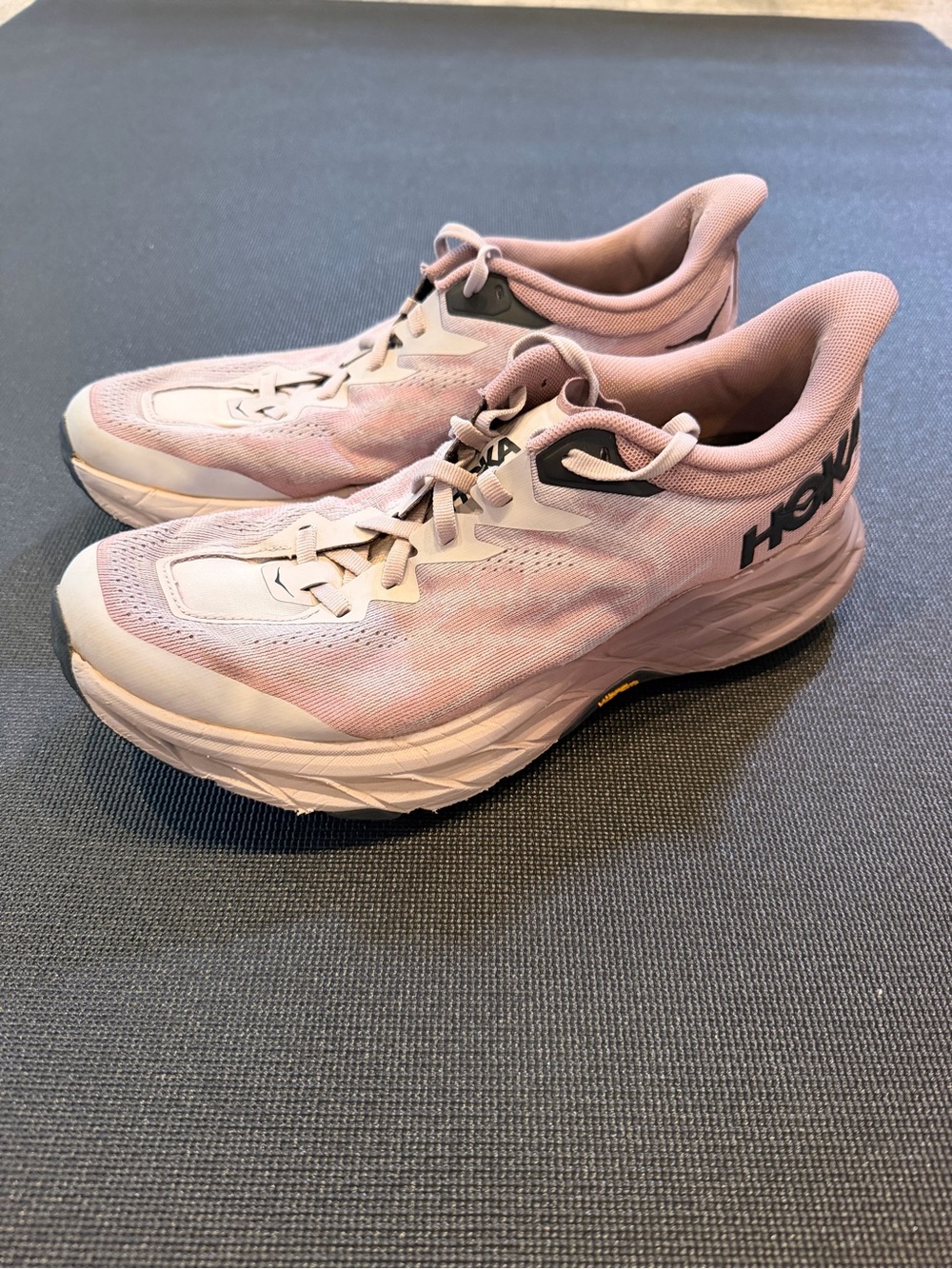 Hoka Women's Speedgoat 5 women’s 10.5B